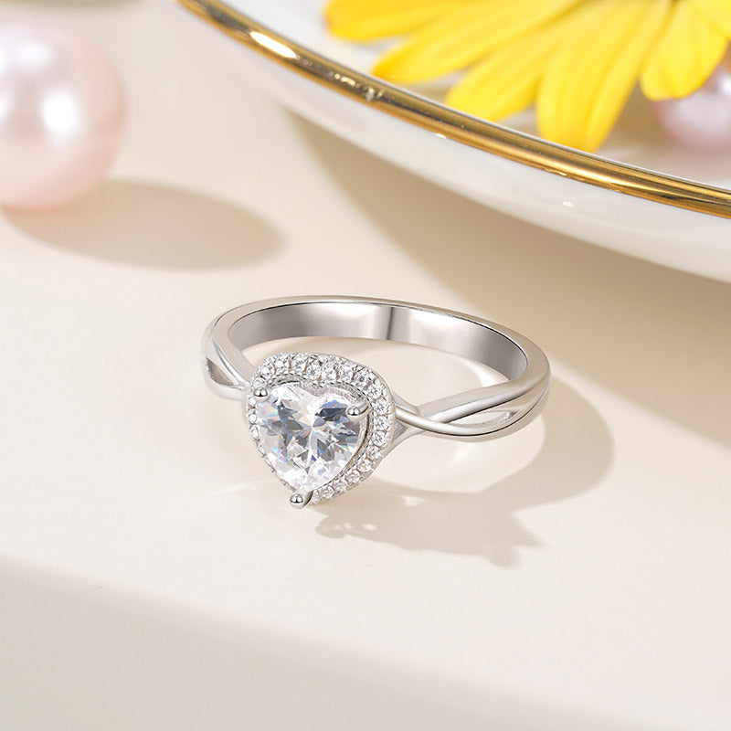 Gnoce Sparkling Twisted Promise Heart Ring_4