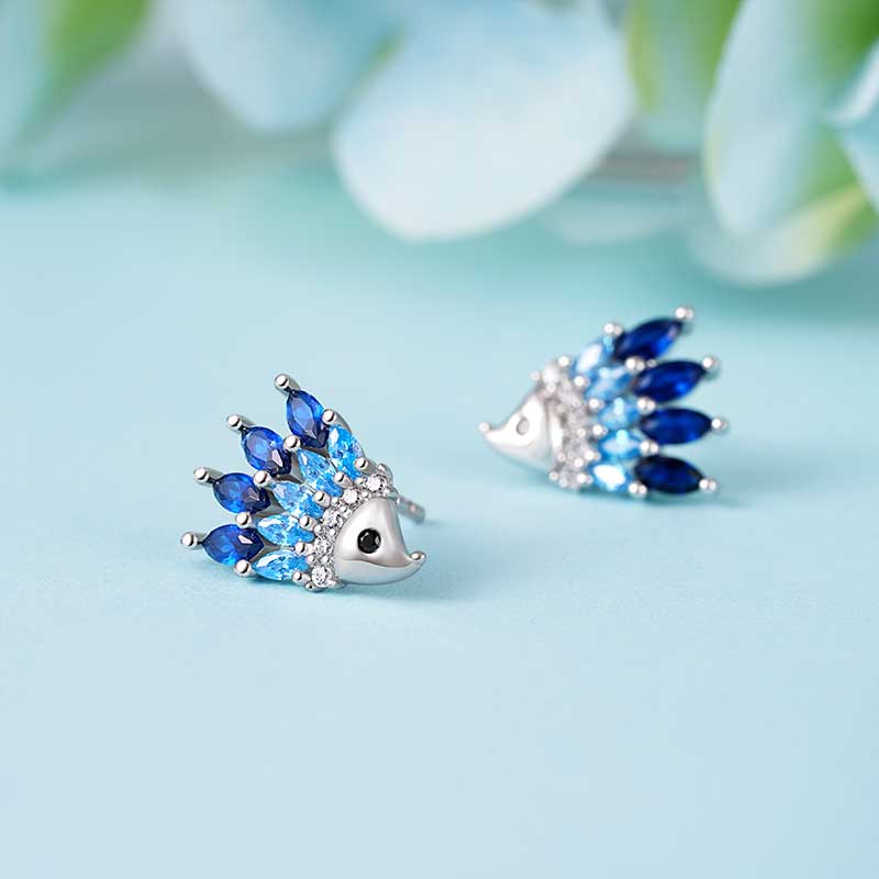Gnoce Sparkling Hedgehog Stud Earrings_2