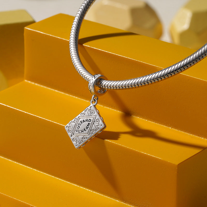 Gnoce Custard Cream Biscuit Pendant Dangle Charm_3