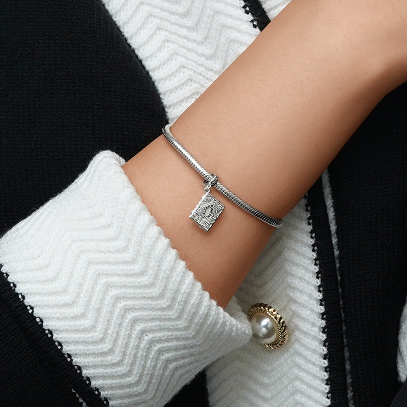 Gnoce Custard Cream Biscuit Pendant Dangle Charm_5