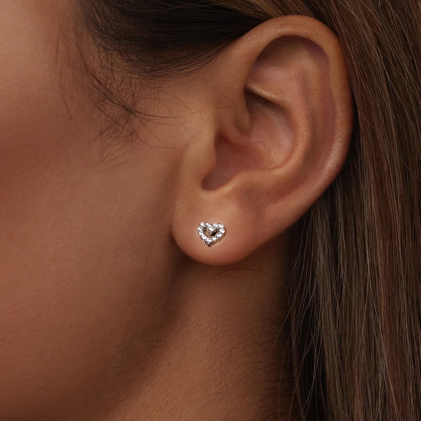 Gnoce Heart Threaded Ball Stud Earrings_4