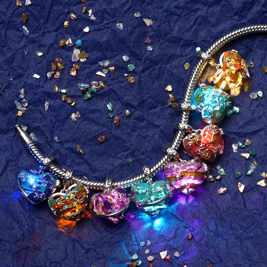 Gnoce Heart Solar System Wireless LED Glow Venus Pendant Dangle Charm_5