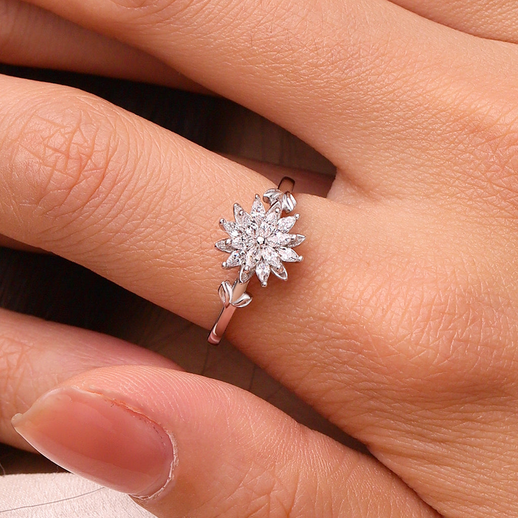 Gnoce Blooming Flower White Zircon Ring_5