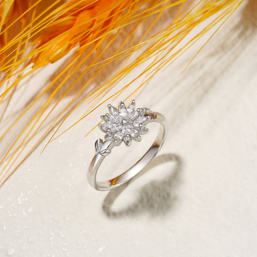 Gnoce Blooming Flower White Zircon Ring_3