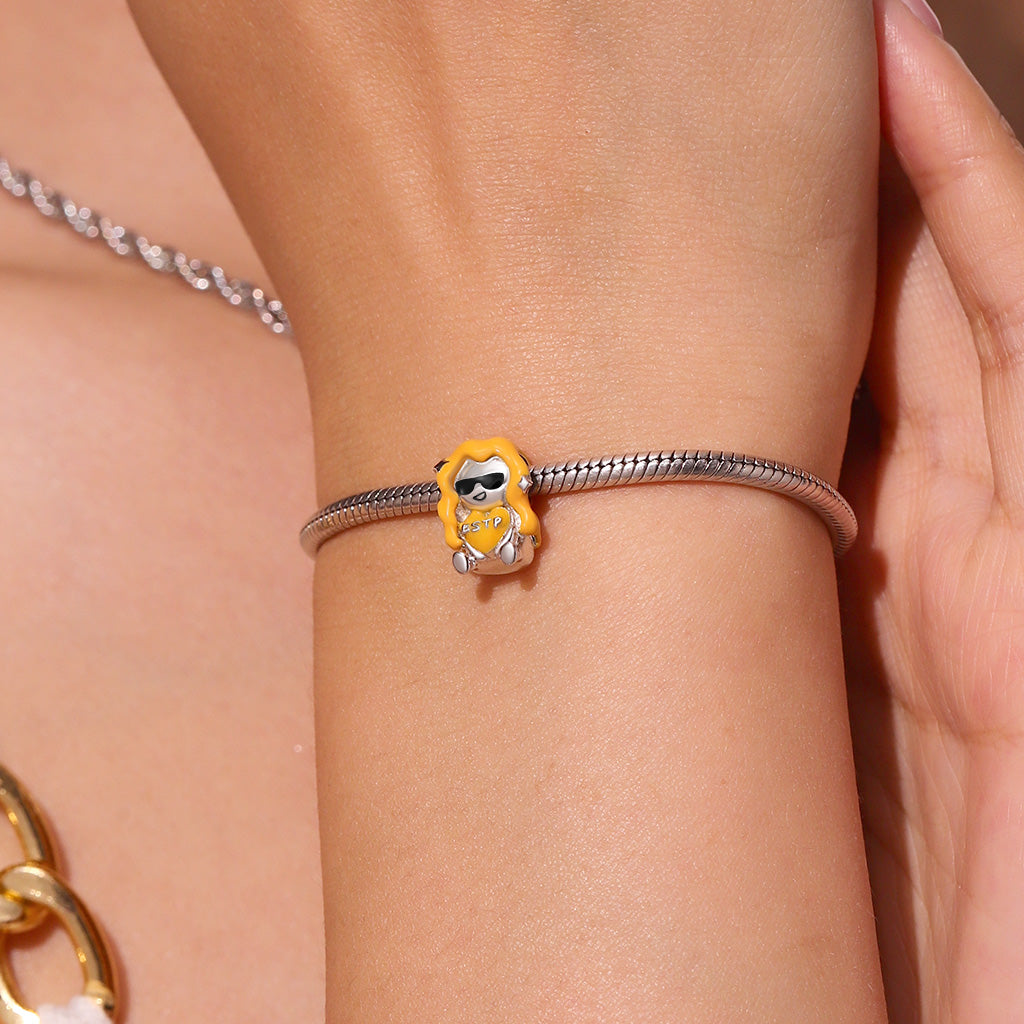 Gnoce MBTI ESTP Personality Type Embraces Love Charm_6