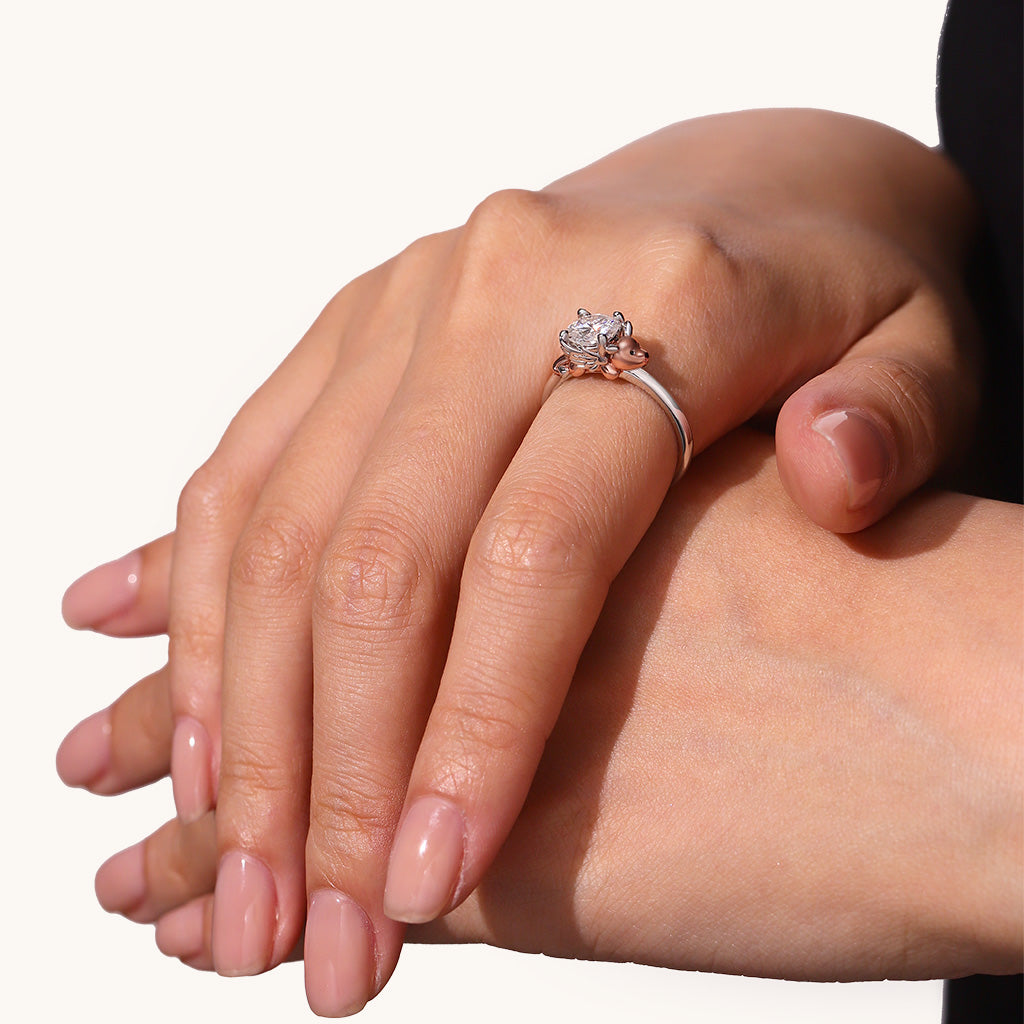 Gnoce Persimmon Dragon Embraces Moissanite Round Cut Ring_8