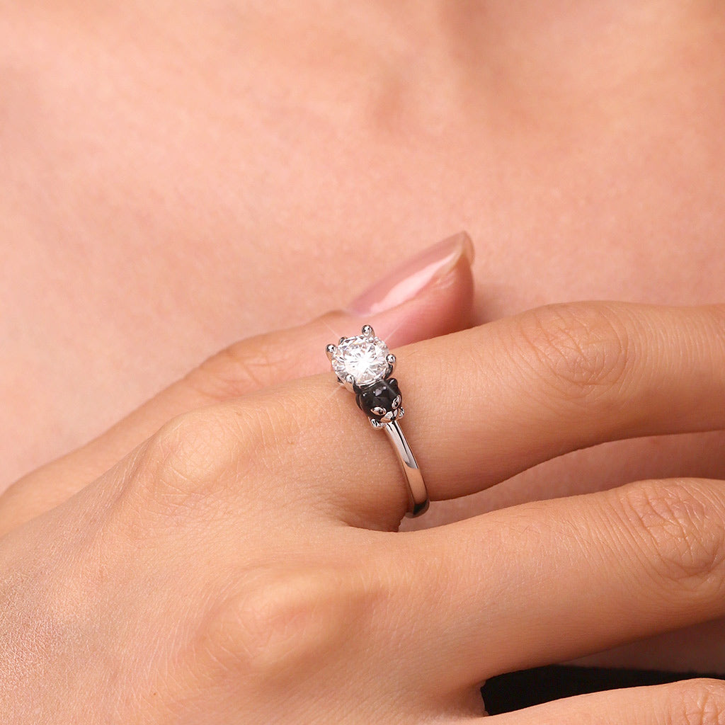 Gnoce Buttered Cat Embraces Moissanite Round Cut Ring_8