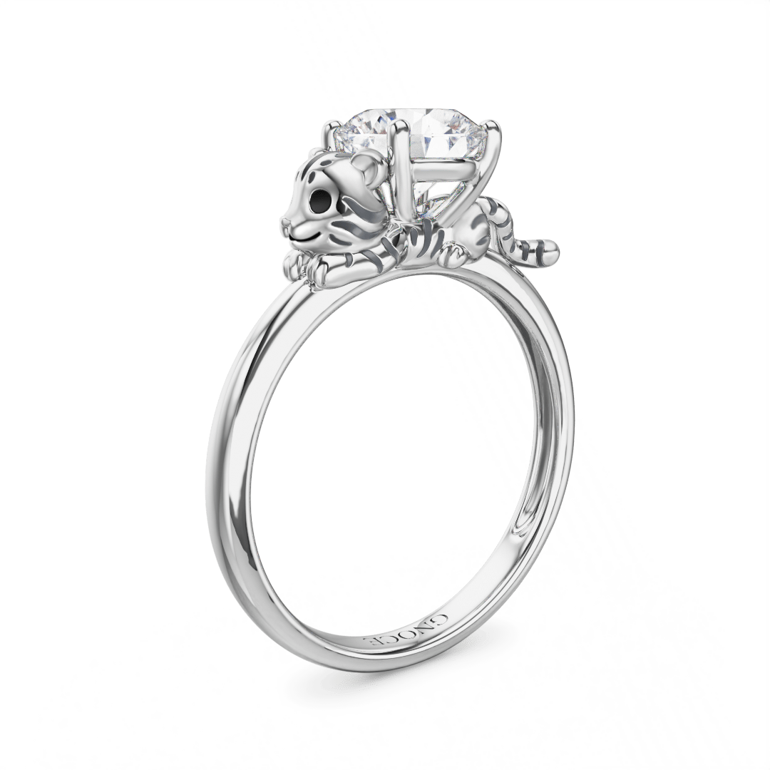 Gnoce White Tiger Embraces Moissanite Round Cut Ring_1