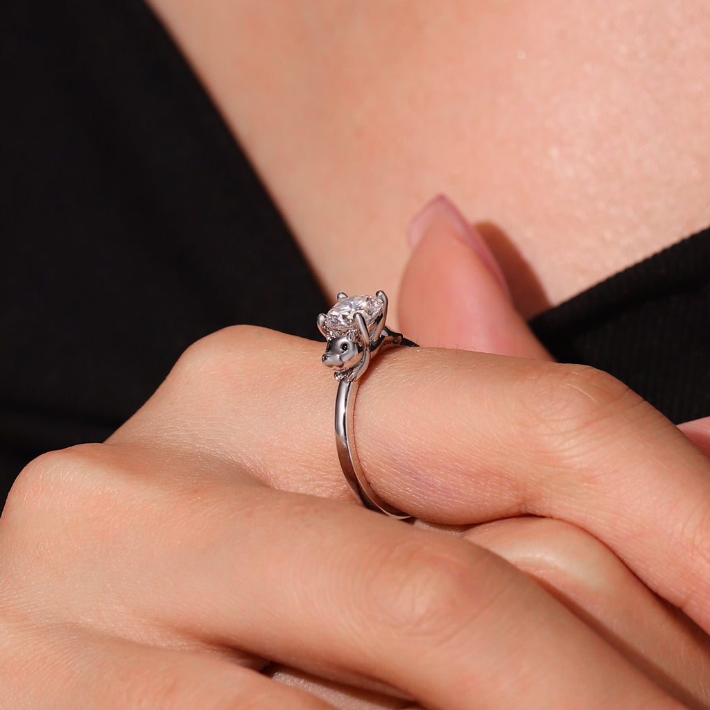 Gnoce Hippo Embraces Moissanite Round Cut Ring_9