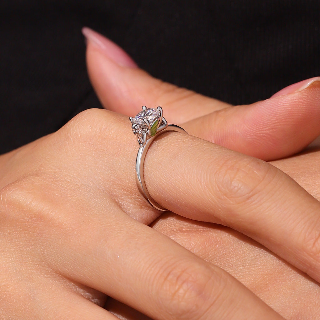 Gnoce Forest Elves Embraces Moissanite Round Cut Glow-in-the-Dark Ring_9