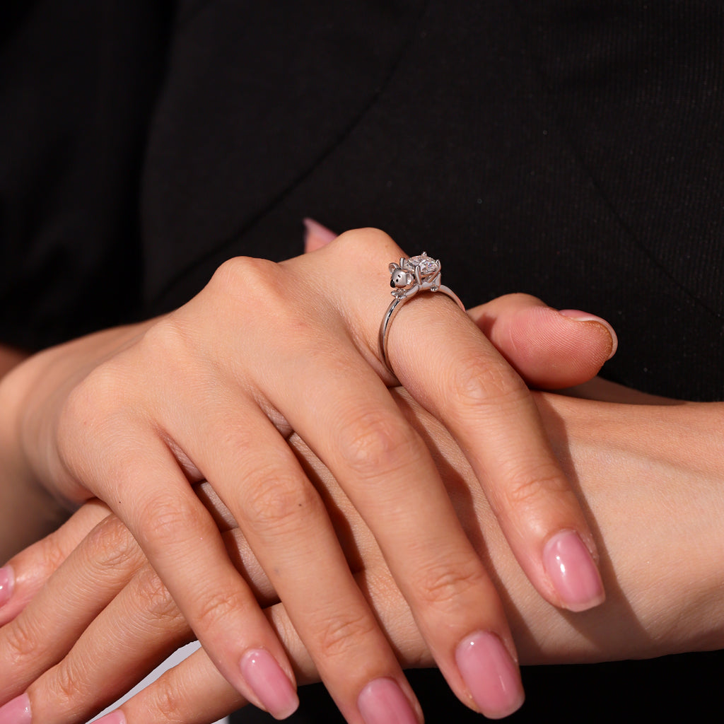 Gnoce Koala Embraces Moissanite Round Cut Ring_8