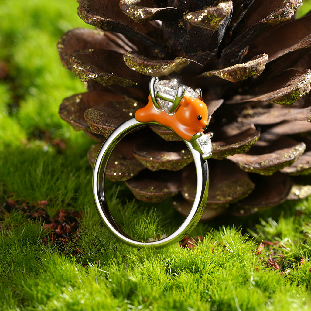 Gnoce Bear Embraces Moissanite Round Cut Ring_7