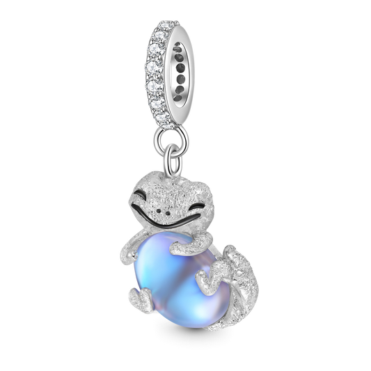 Gnoce Lizard Embraces Moonstone Charm_1