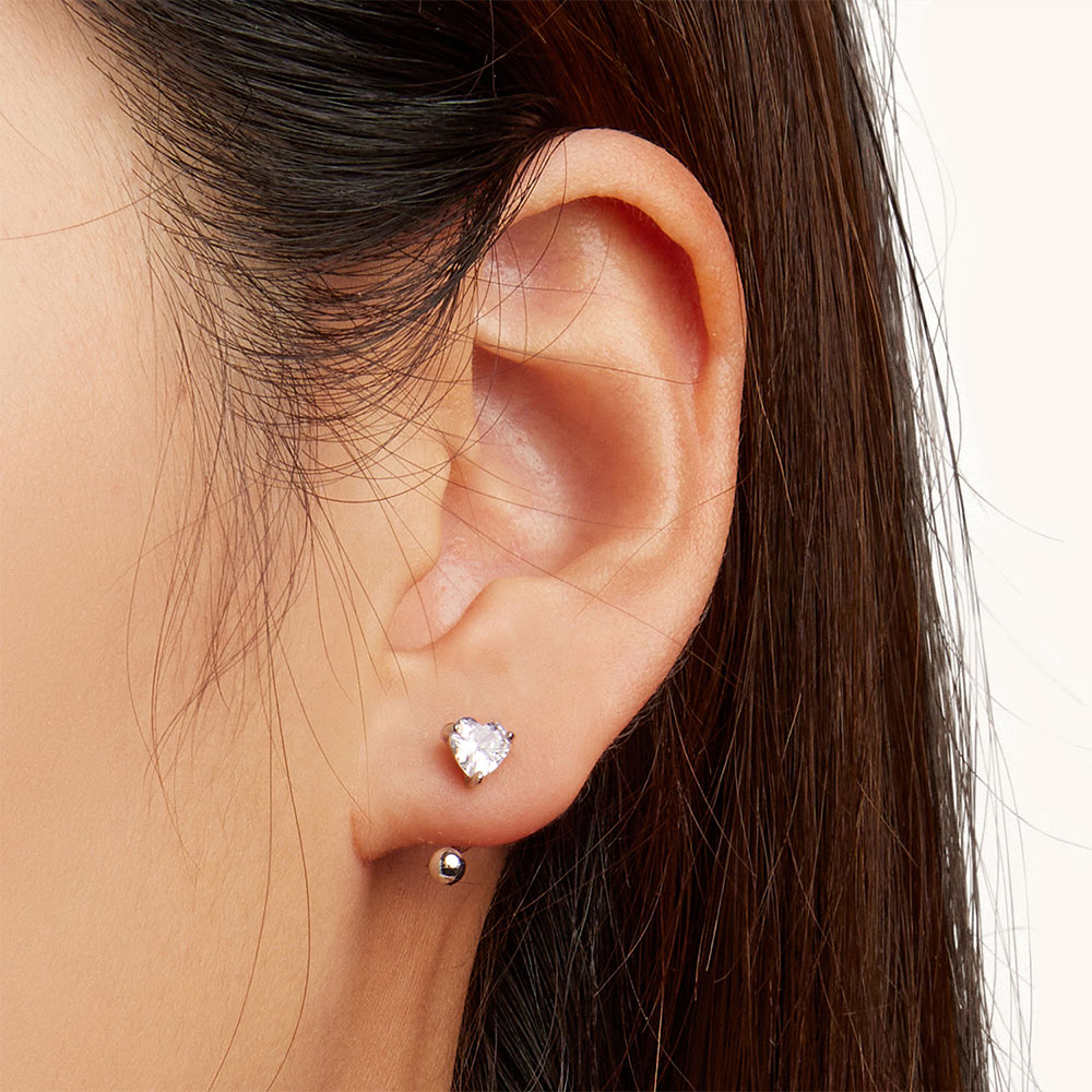 Gnoce Heart-shaped Threaded Earrings with Gemstones_4