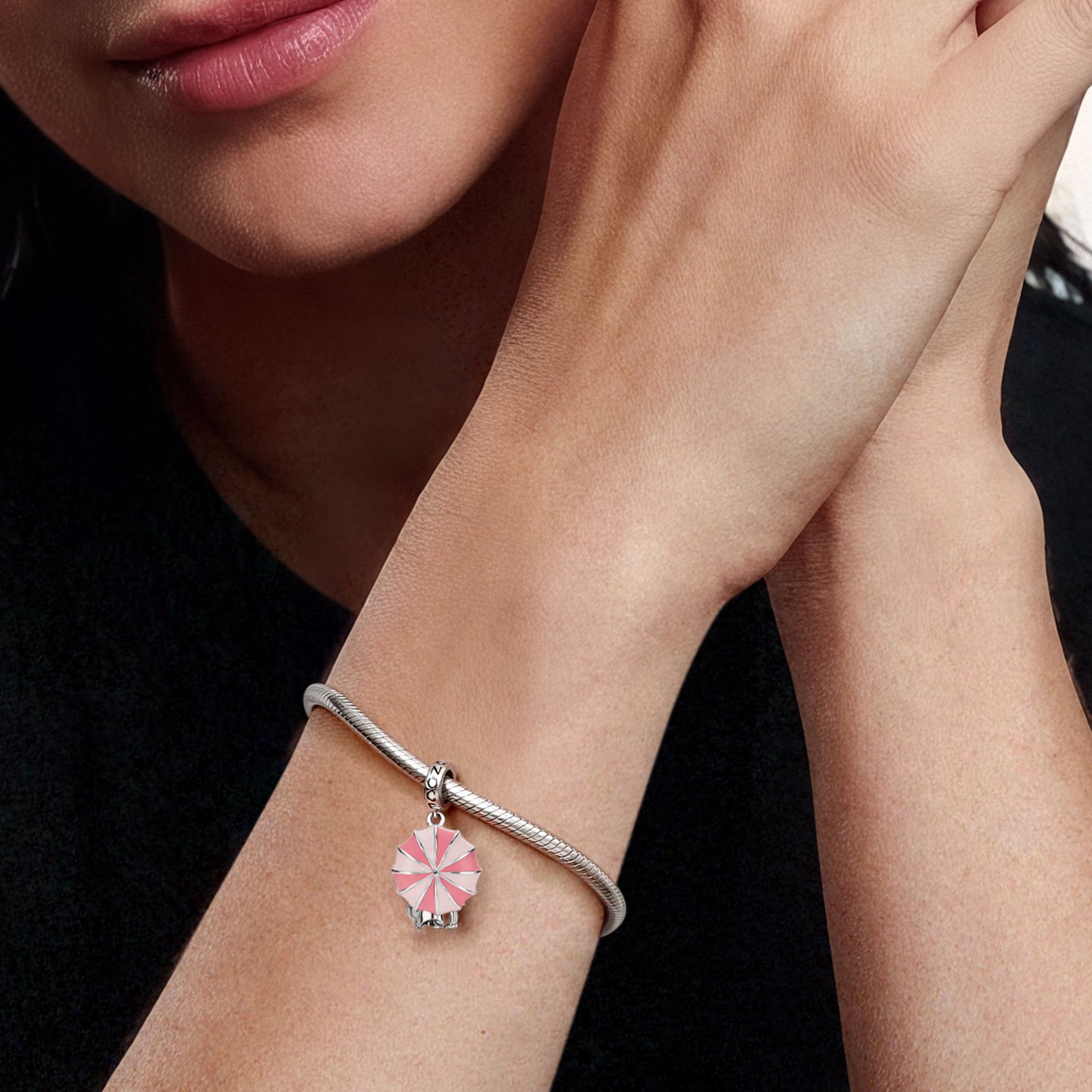 Gnoce Mother & Daughter Under Umbrella Pendant Dangle Charm_3