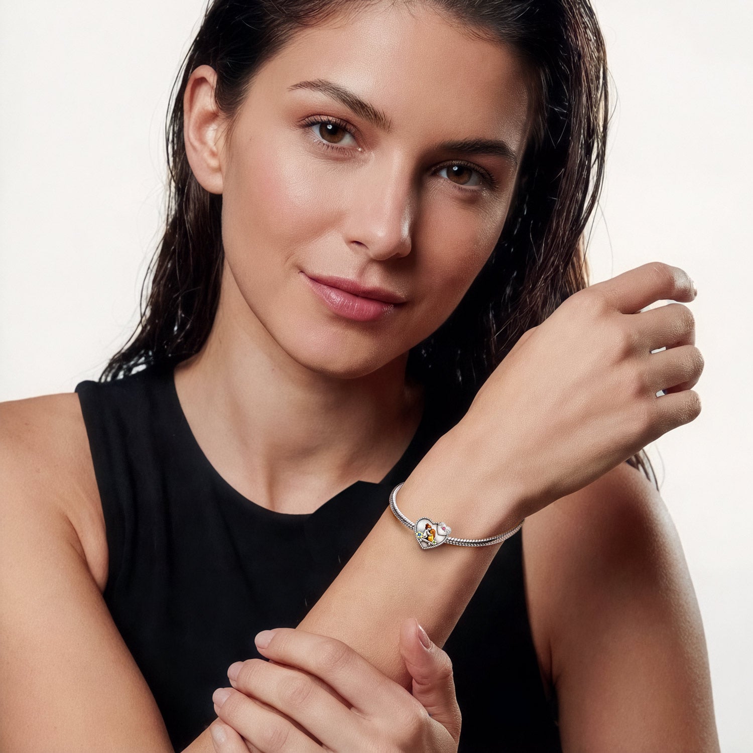 Gnoce Mother's Day Mom Hugging Personalized Photo Charm_2