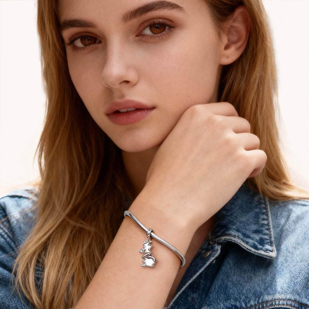 Gnoce Hug UK Map Pendant Dangle Charm_4