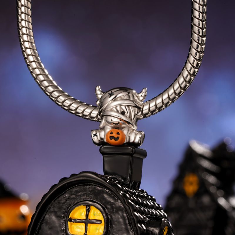 Mummy Highland Cow Charm